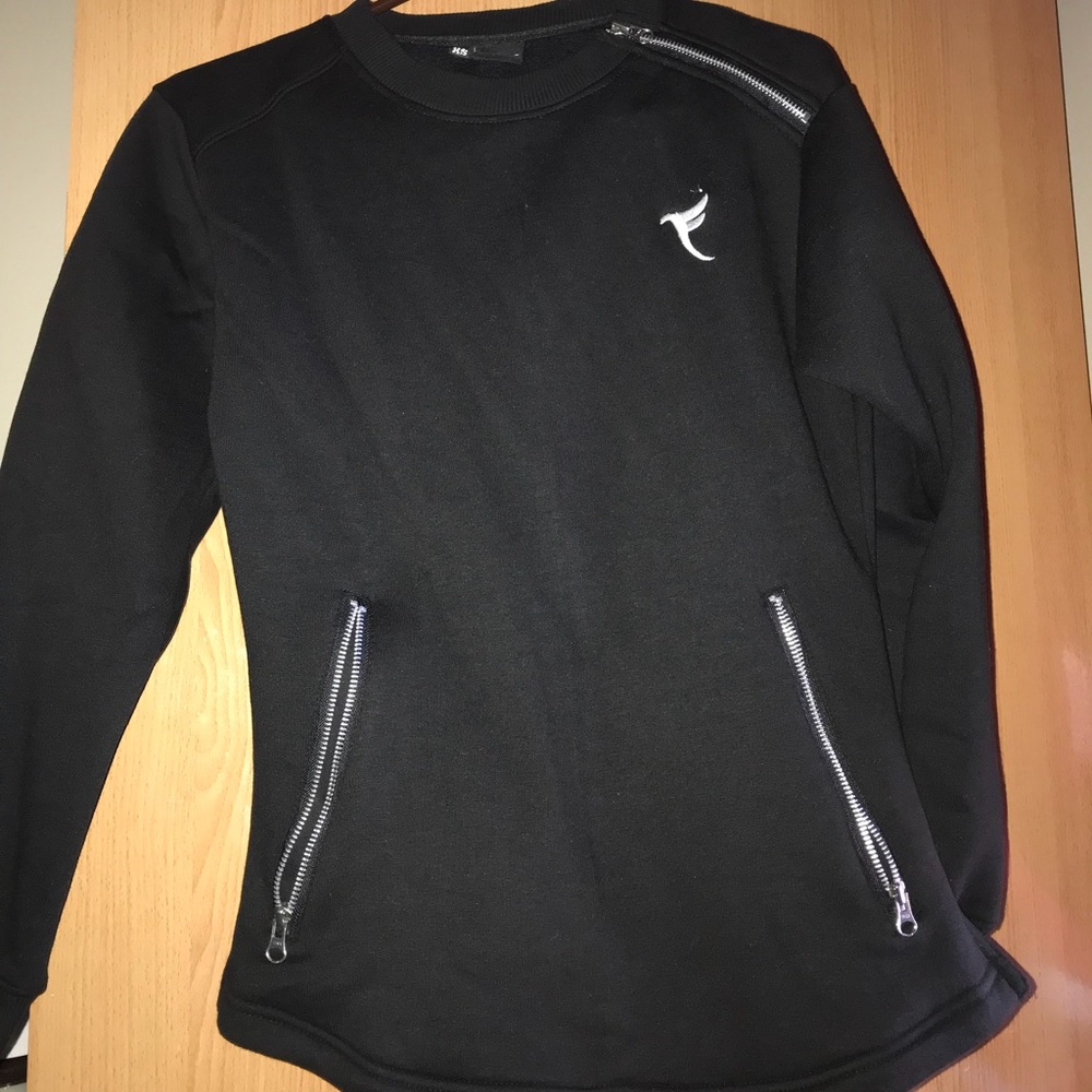 Black crewneck with zips